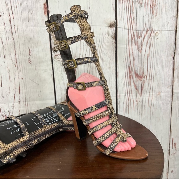 JEFFREY CAMPBELL BOND snake skin embossed Women's Strappy Gladiator Heels Size 7 - Picture 1 of 16